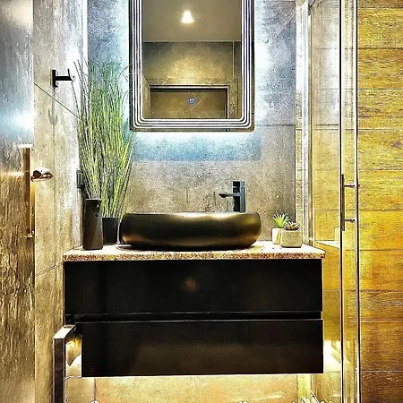 Appartamento Luxury Black And White Interior