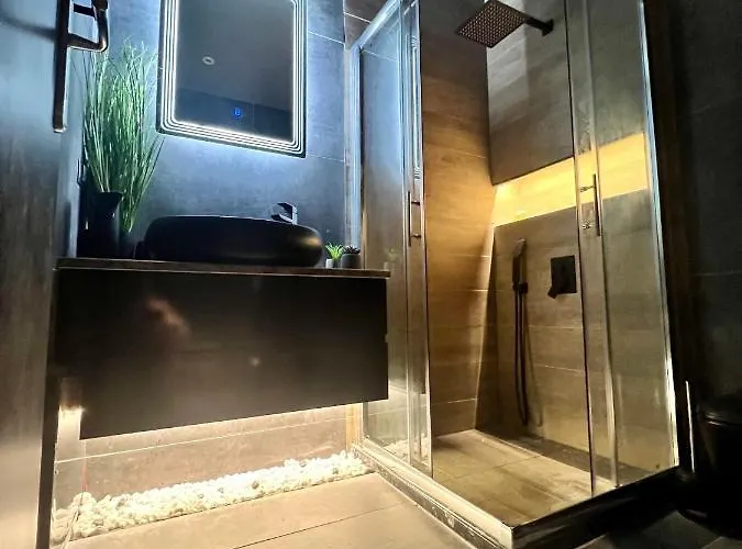 Luxury Black And White Interior & Rooftop Terrace Lejlighed Kalamata