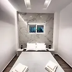 Luxury Black And White Interior & Rooftop Terrace *