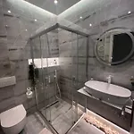 Luxury Black And White Interior & Rooftop Terrace * Каламата