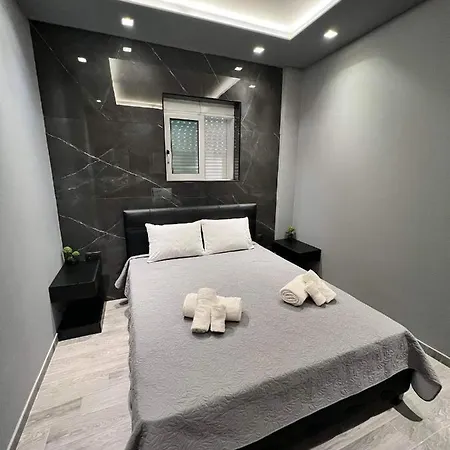Apartment Luxury Black And White Interior & Rooftop Terrace Kalamata