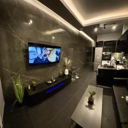 Apartment Luxury Black And White Interior & Rooftop Terrace *