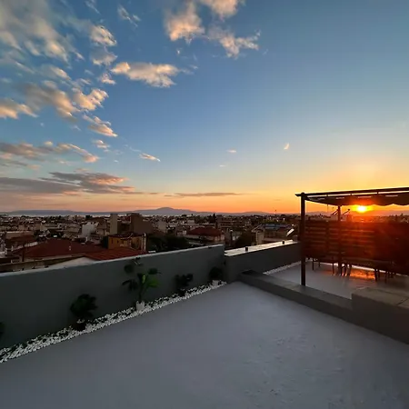 Luxury Black And White Interior & Rooftop Terrace Apartament Kalamata