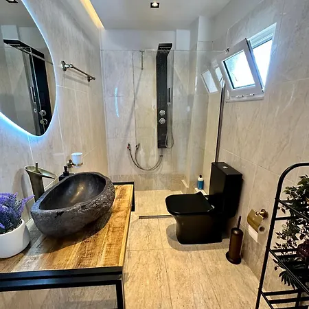 Luxury Black And White Interior & Rooftop Terrace *