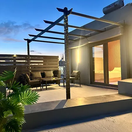 Luxury Black And White Interior & Rooftop Terrace Apartament Kalamata