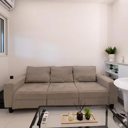 Apartment Luxury Black And White Interior & Rooftop Terrace Kalamata