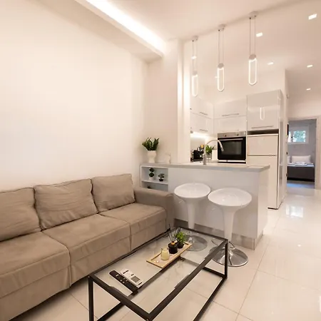 Apartment Luxury Black And White Interior & Rooftop Terrace Kalamata