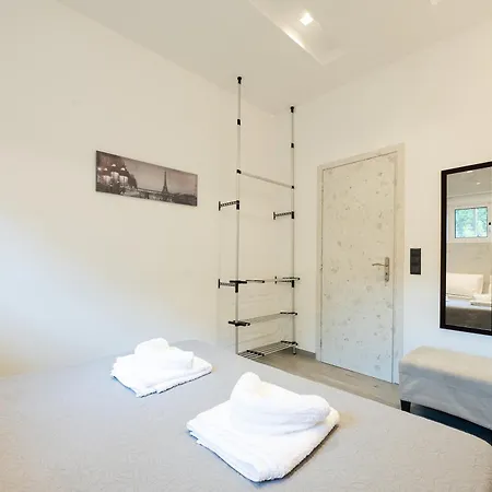 Apartment Luxury Black And White Interior & Rooftop Terrace
