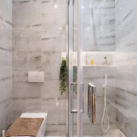 Apartment Luxury Black And White Interior & Rooftop Terrace Kalamata