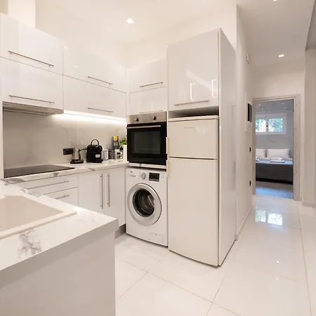 Luxury Black And White Interior & Rooftop Terrace Apartment *