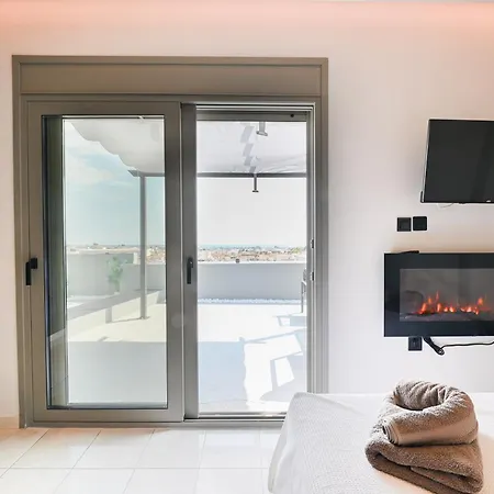 Apartment Luxury Black And White Interior & Rooftop Terrace *