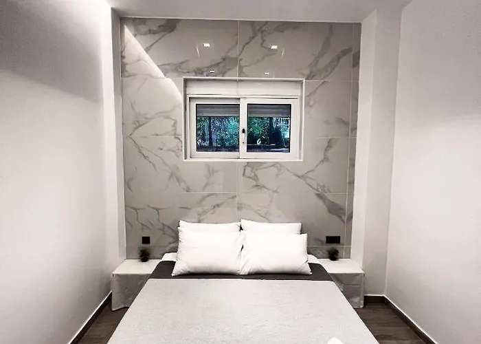 Luxury Black And White Interior & Rooftop Terrace *
