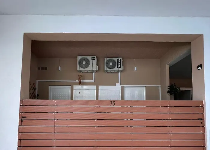 Apartman Luxury Black And White Interior Kalamáta